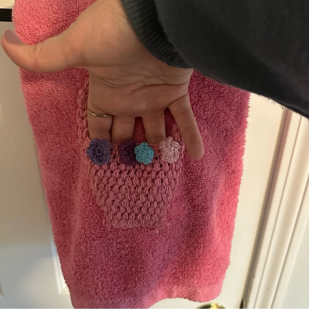 NWOT Towel Set 4 with Crochet Detail